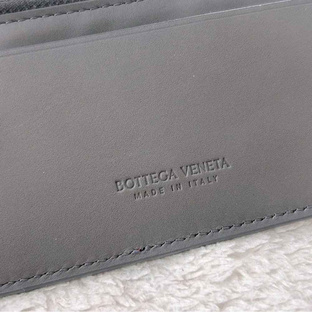 NWT Authentic Bottega Veneta Intriciato Leather Bicolor Zipped Card Case